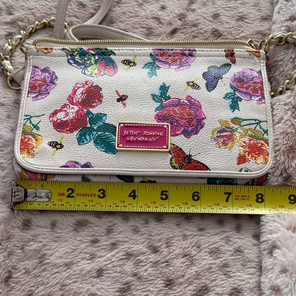 Betsey Johnson Floral Crossbody Bag with Chain Strap - Picture 4 of 6